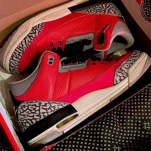 Two pair sell fir 100 that’s 50 dollars each